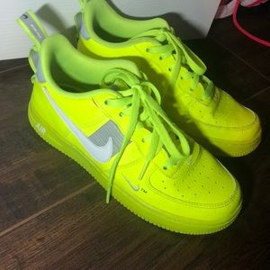 Neon volt Air Force 1